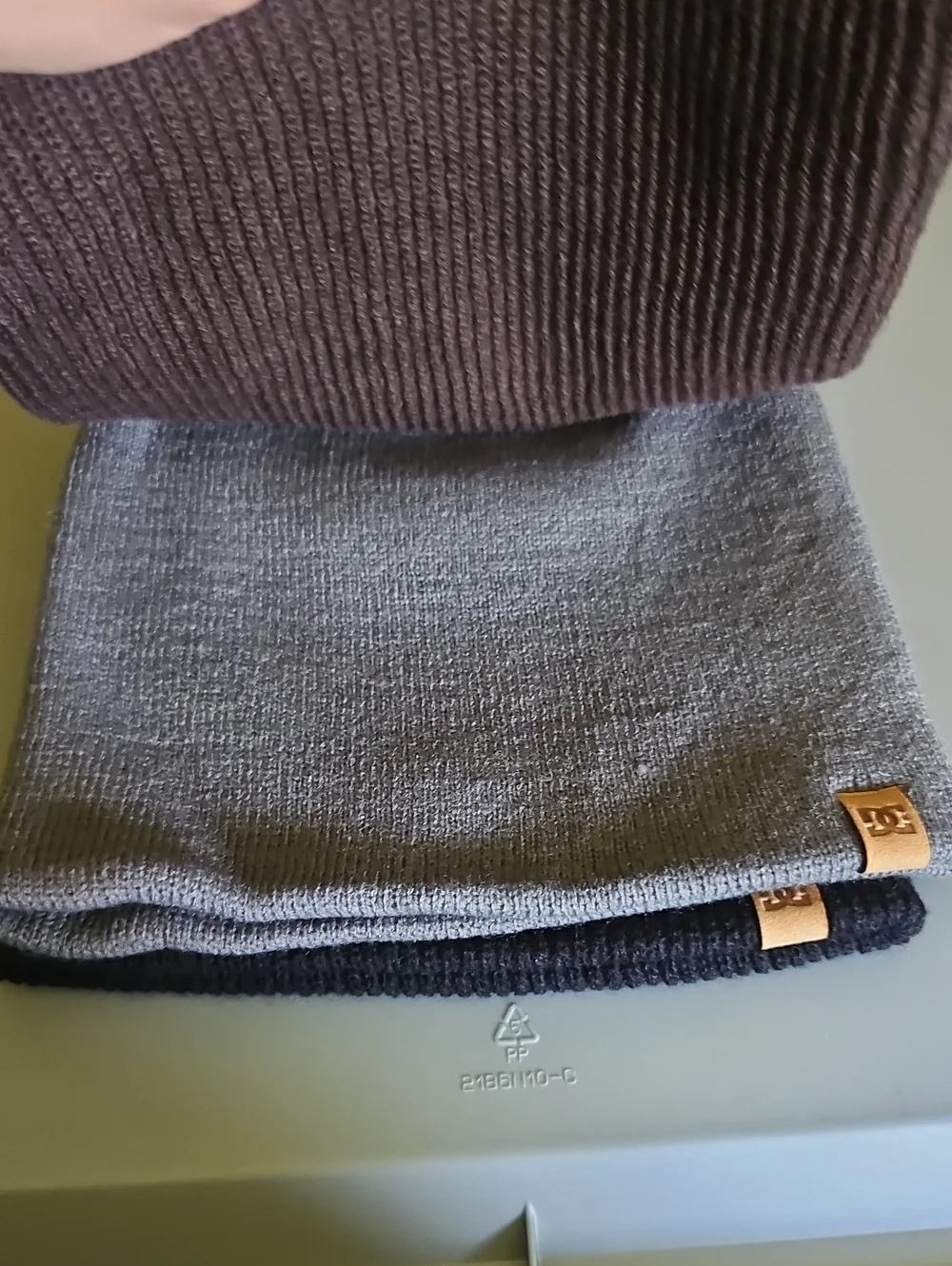DC SHOE CO USA 3 PACK HATS: BROWN/GRAY/BLACK: NEW WITH TAGS: ONE SIZE FITS MOST